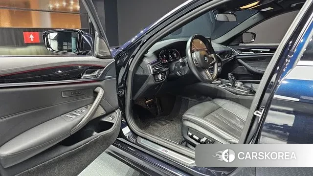 BMW 5 Series (G30) id 3197426 из Кореи 20