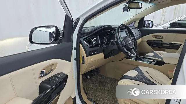 Kia All New Carnival id 4508640 из Кореи 32