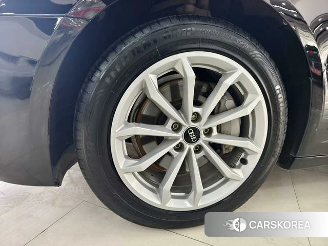 Audi A6L id 4263730 из Китая 14