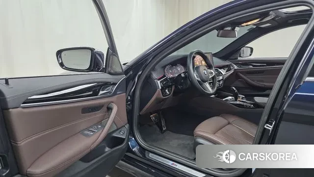 BMW 5 Series (G30) id 3565957 из Кореи 20