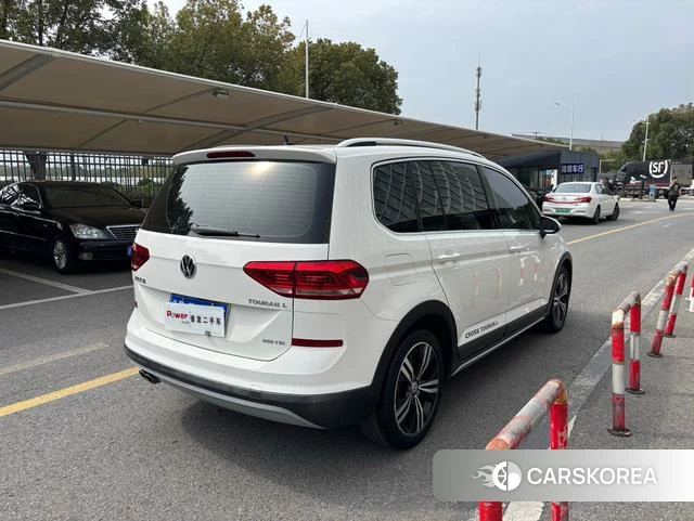 Volkswagen Touran L id 4238643 из Китая 14