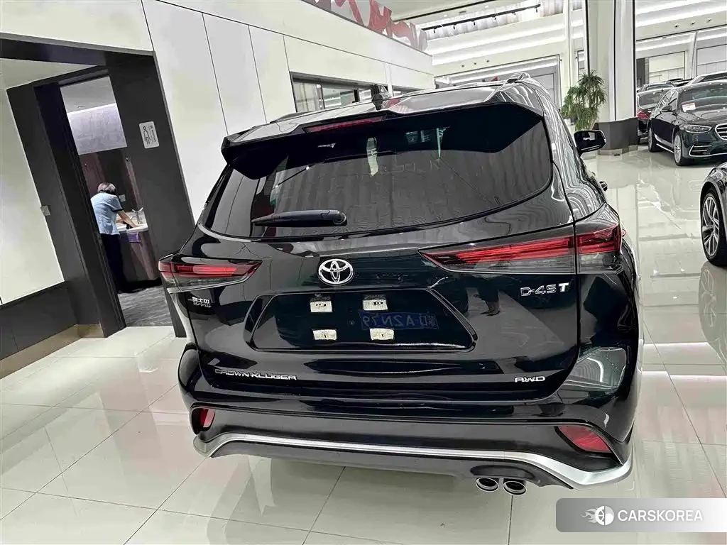 Toyota Crown id 4628109 из Китая 12