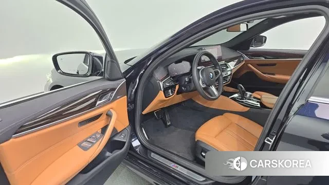 BMW 5 Series (G30) id 3788681 из Кореи 20