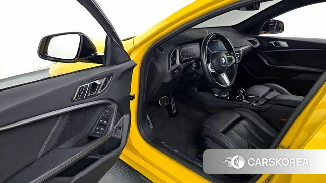 BMW 1 Series (F40) id 4201983 из Кореи 32