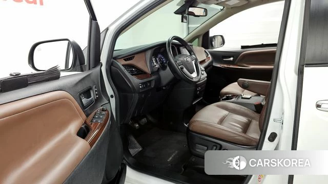 Toyota Sienna id 4390497 из Кореи 30