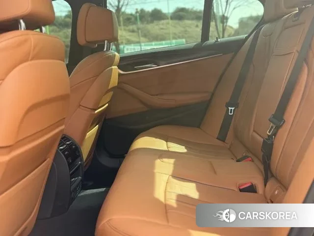 BMW 5 Series (G30) id 3707975 из Кореи 19