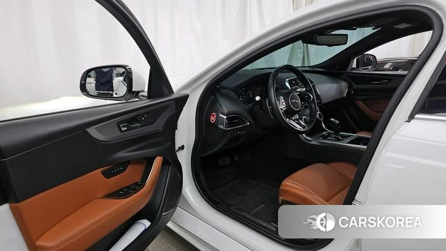Jaguar XE id 4310122 из Кореи 32