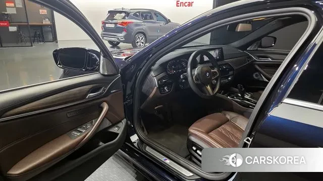 BMW 5 Series (G30) id 3202918 из Кореи 20