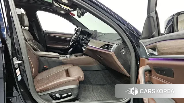 BMW 5 Series (G30) id 3319288 из Кореи 20