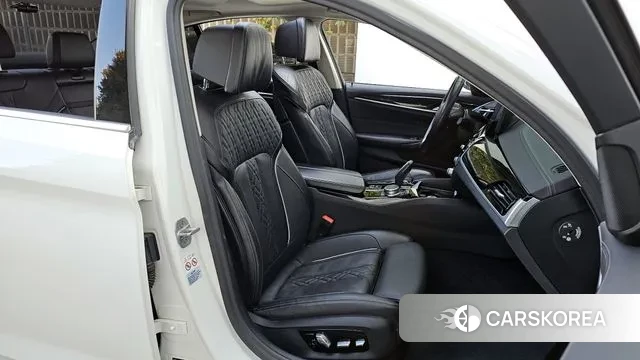 BMW 5 Series (G30) id 3324236 из Кореи 20