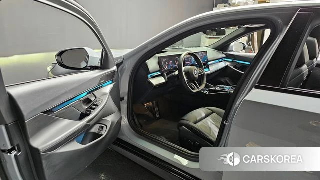 BMW 5 Series (G60) id 3831249 из Кореи 20