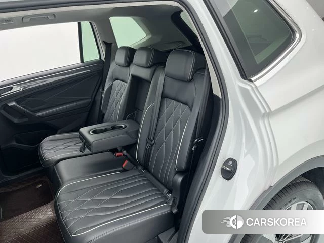 Volkswagen Tiguan L id 4259027 из Китая 28