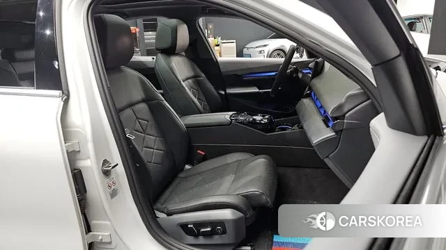 BMW 5 Series (G60) id 3538865 из Кореи 20