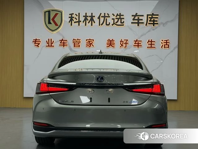 Lexus ES id 4272574 из Китая 30