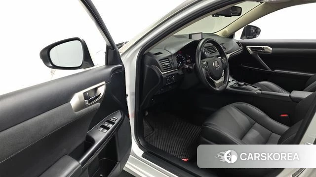 Lexus CT200h id 4751314 из Кореи 30