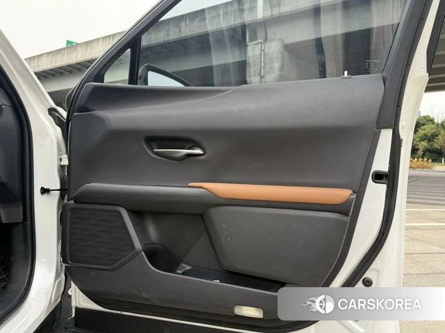 Lexus UX id 3857868 из Китая 24