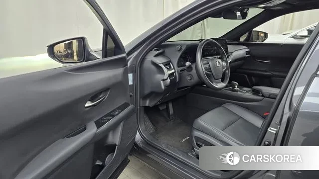 Lexus UX300h id 3538655 из Кореи 20