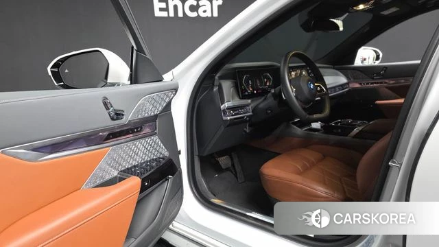 BMW 7 Series (G70) id 4200774 из Кореи 20