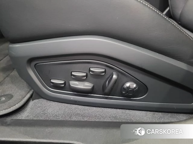 Porsche Taycan id 3831460 из Кореи 20