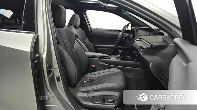 Lexus UX250h id 3923576 из Кореи 20