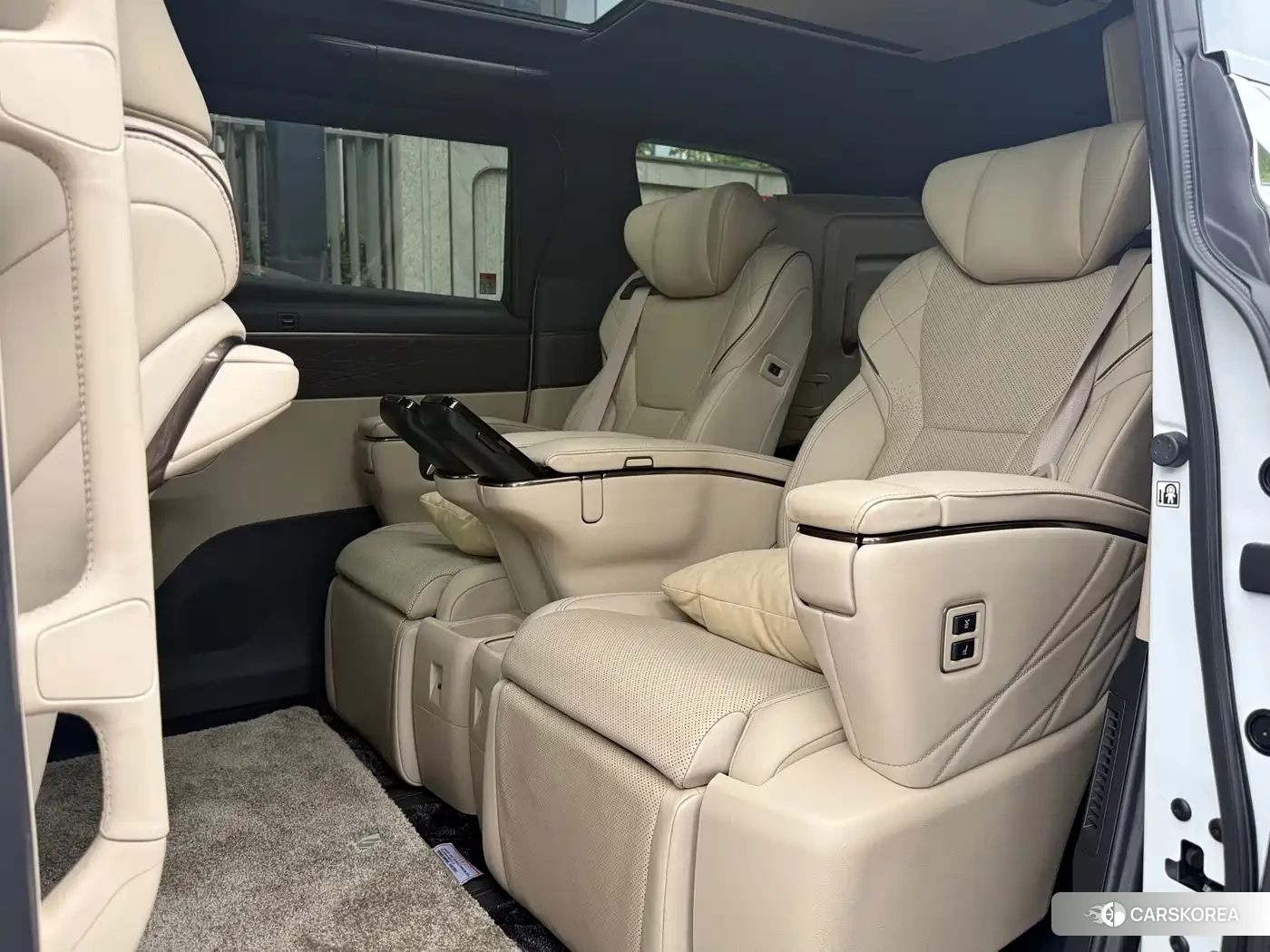 Toyota Elfa id 4655065 из Китая 10