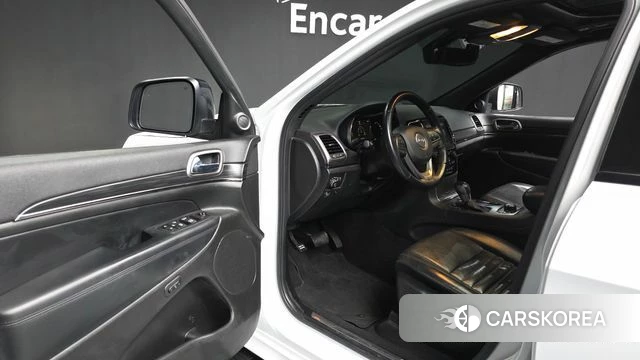 Jeep Grand Cherokee id 4224886 из Кореи 33