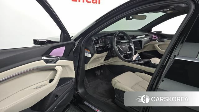 Audi e-Tron id 4444999 из Кореи 37