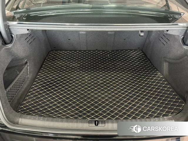 Audi A6L id 4239183 из Китая 12
