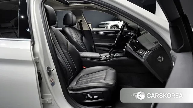 BMW 5 Series (G30) id 3469765 из Кореи 20