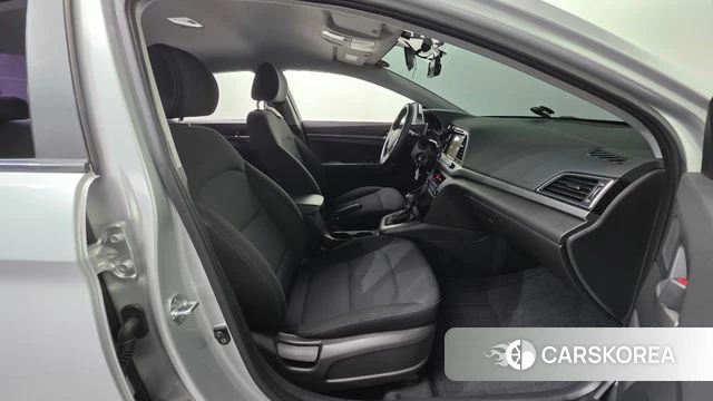 Hyundai Avante AD id 3905716 из Кореи 20