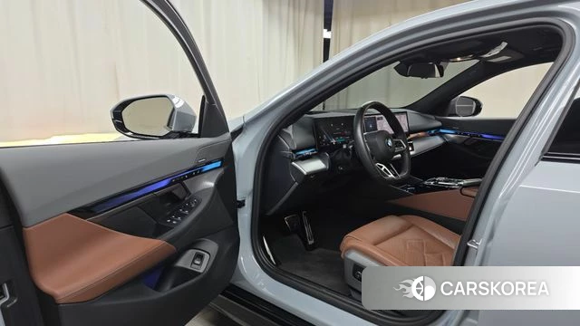 BMW 5 Series (G60) id 4222730 из Кореи 31