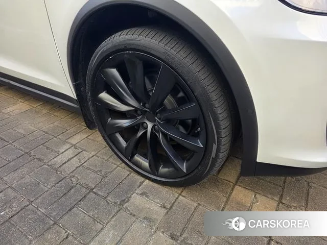 Tesla Model X id 3522558 из Кореи 14