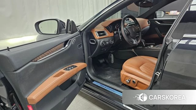 Maserati Ghibli id 4422937 из Кореи 30
