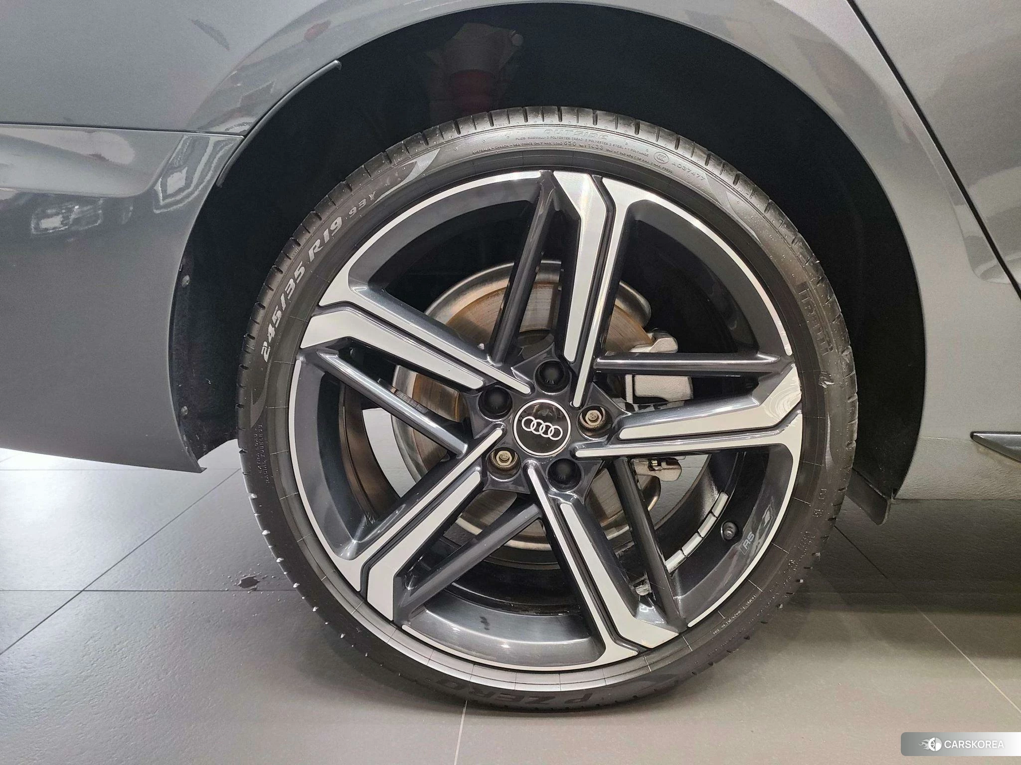 Audi A4L id 4487385 из Китая 17