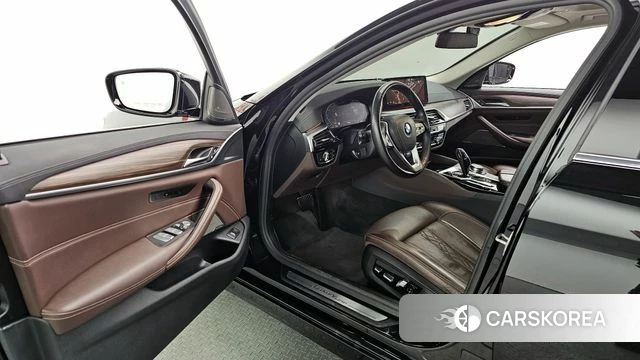 BMW 5 Series (G30) id 3941934 из Кореи 20