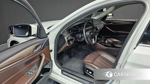 BMW 5 Series (G30) id 3801469 из Кореи 20