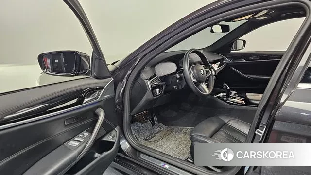 BMW 5 Series (G30) id 3499467 из Кореи 20