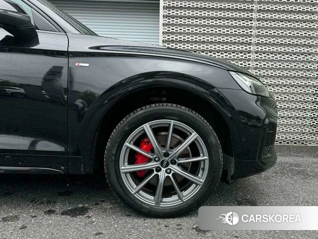 Audi Q5L id 4333729 из Китая 16