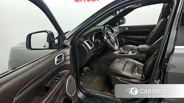 Jeep Grand Cherokee id 3215215 из Кореи 20