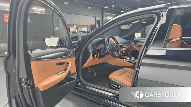 BMW 5 Series (G30) id 3764122 из Кореи 20