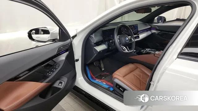 BMW 5 Series (G60) id 3523389 из Кореи 20