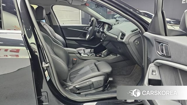 BMW 1 Series (F40) id 3851943 из Кореи 20