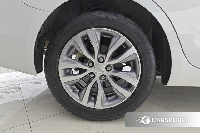 Buick Yinglang id 4227345 из Китая 17