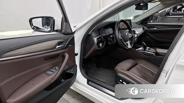 BMW 5 Series (G30) id 3751652 из Кореи 20