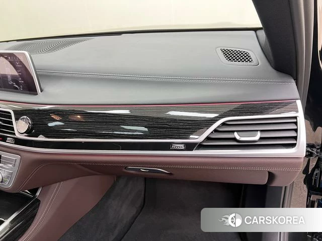 BMW 7 series id 3902341 из Китая 42