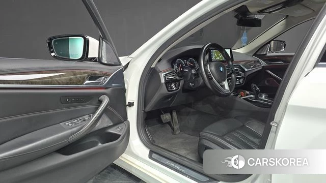 BMW 5 Series (G30) id 3873589 из Кореи 20