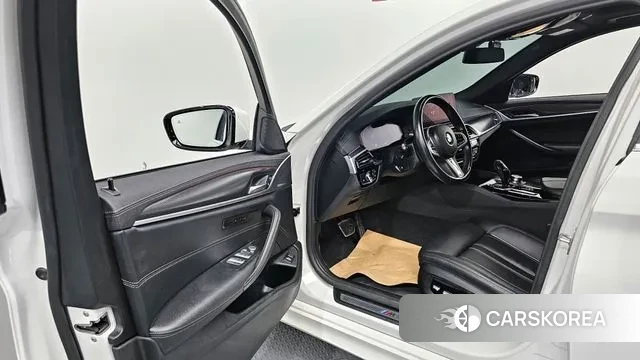 BMW 5 Series (G30) id 3497892 из Кореи 20