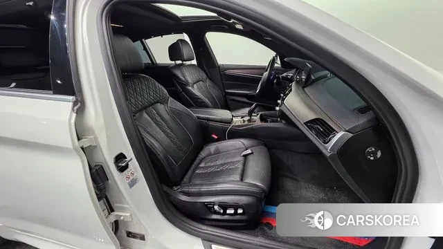 BMW 5 Series (G30) id 3239241 из Кореи 20