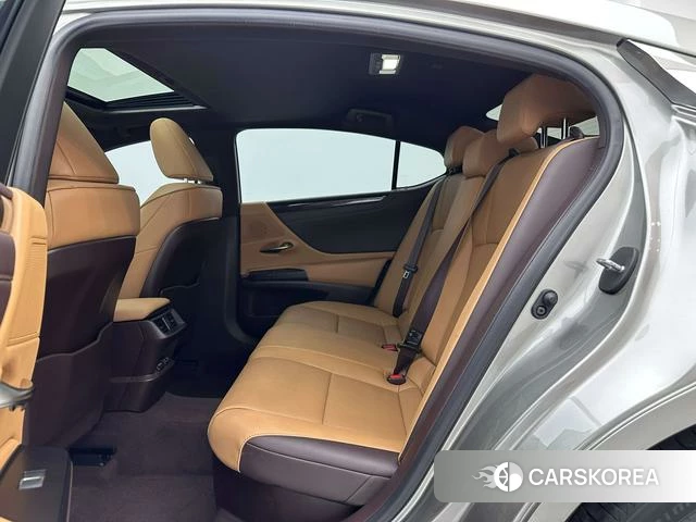 Lexus ES id 4291492 из Китая 31