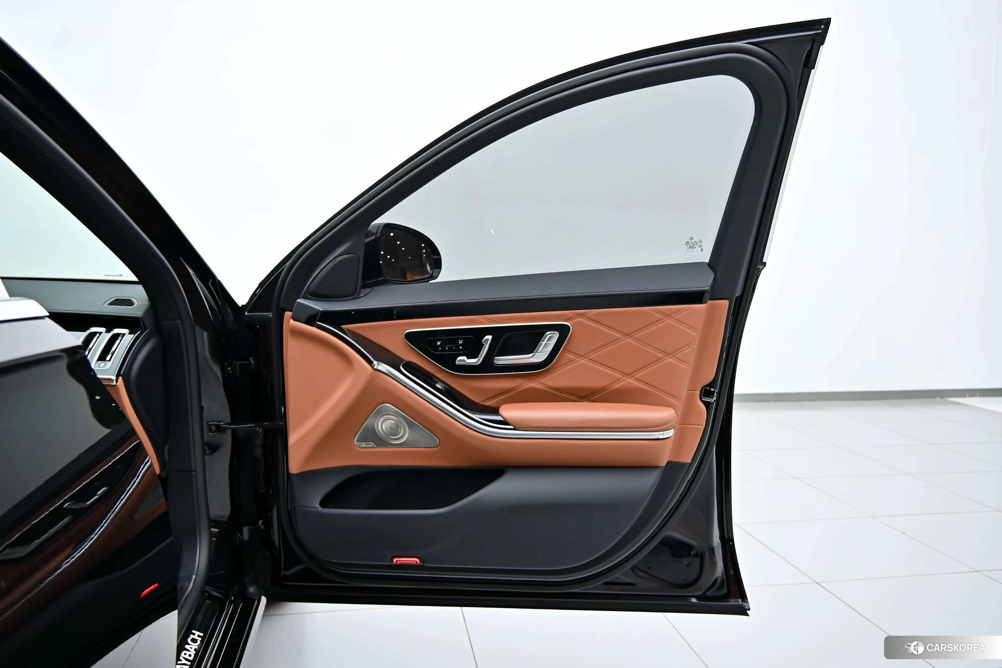 Mercedes-Benz Maybach S-class id 4419285 из Китая 38